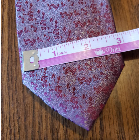 Kenneth Cole Awareness Red Abstract Striped Mens 100% Silk Necktie Tie - Picture 8 of 9